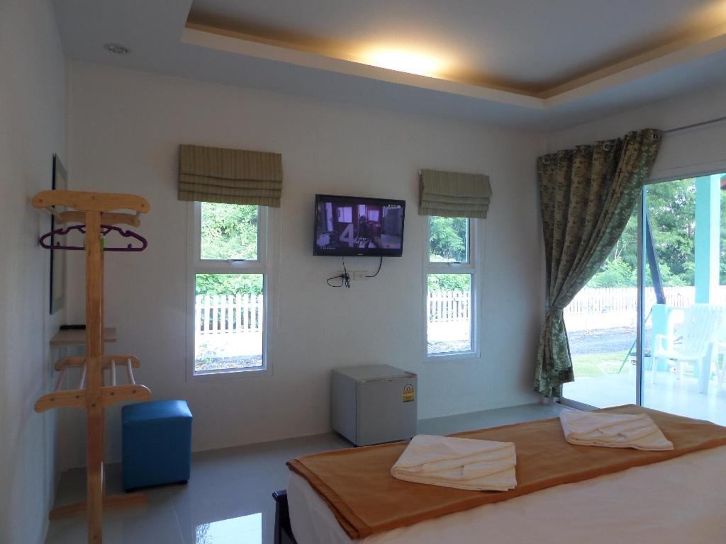 Lanta Triple Novel Hotel เกาะลันตา ภายนอก รูปภาพ