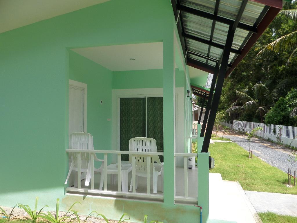 Lanta Triple Novel Hotel เกาะลันตา ภายนอก รูปภาพ